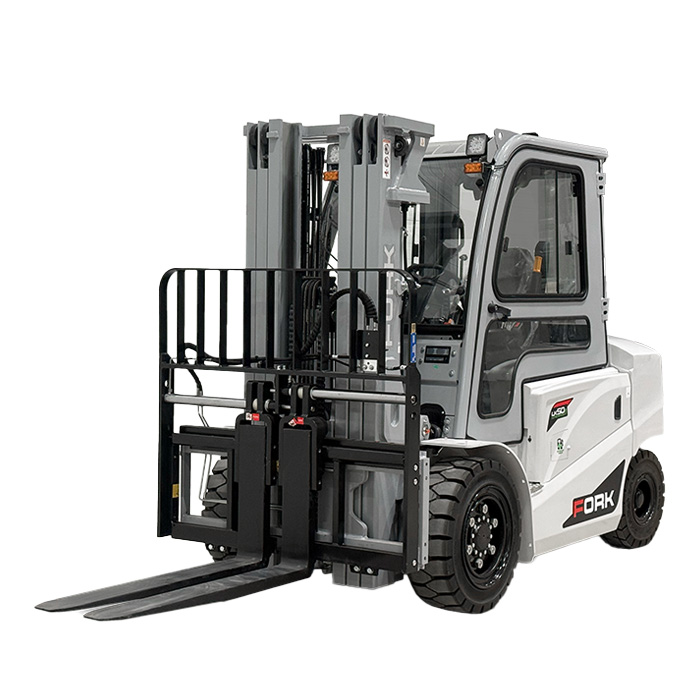 Electric forklift LK80e-45 with cab